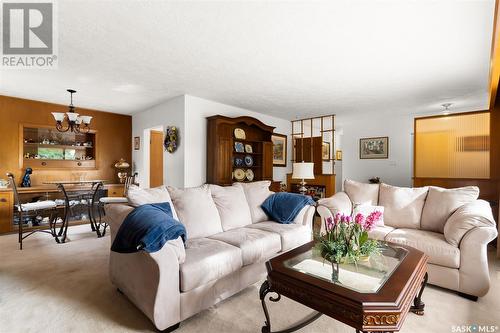 2100 Macpherson Avenue, Regina, SK - Indoor Photo Showing Living Room