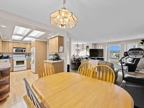 1050 North Glen Drive, Kamloops, BC - Indoor Photo Showing Dining Room