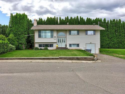 1050 North Glen Drive, Kamloops, BC - Outdoor