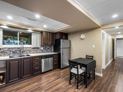 1050 North Glen Drive, Kamloops, BC - Indoor Photo Showing Kitchen With Double Sink