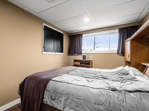 1050 North Glen Drive, Kamloops, BC - Indoor Photo Showing Bedroom