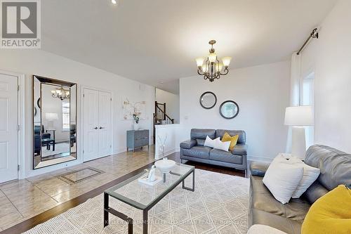 6233 Parkside Road, Niagara Falls, ON - Indoor Photo Showing Living Room