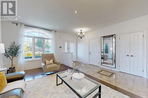 6233 Parkside Road, Niagara Falls, ON - Indoor Photo Showing Living Room