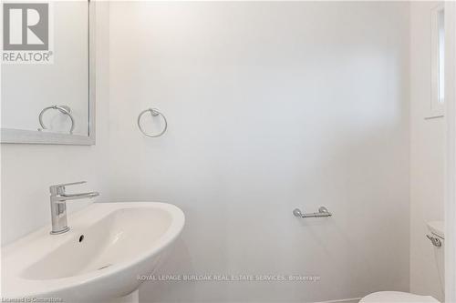 777 Beach Boulevard, Hamilton, ON - Indoor Photo Showing Bathroom