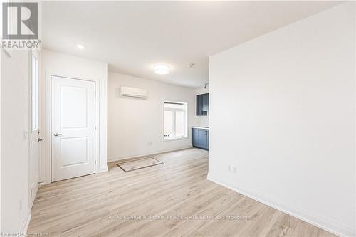 777 Beach Boulevard, Hamilton, ON - Indoor Photo Showing Other Room