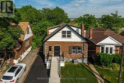 21 WEIR STREET S  Hamilton, ON L8K 3A3