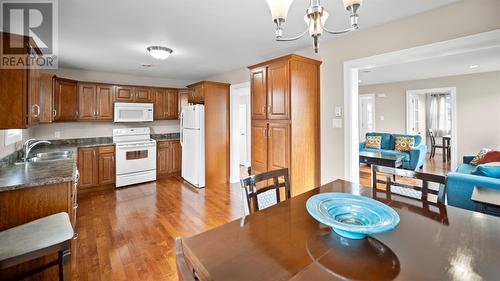 1 Leander Place, Sunnyside, NL - Indoor Photo Showing Kitchen With Double Sink