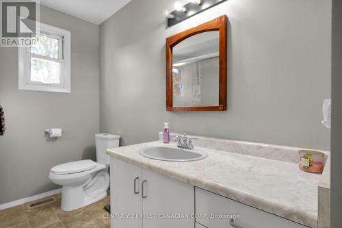 224 Munroe Street, West Elgin (West Lorne), ON - Indoor Photo Showing Bathroom