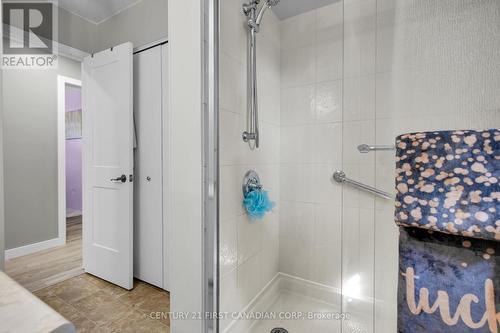 224 Munroe Street, West Elgin (West Lorne), ON - Indoor Photo Showing Bathroom