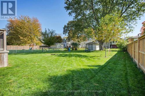 224 Munroe Street, West Elgin (West Lorne), ON - Outdoor With Backyard