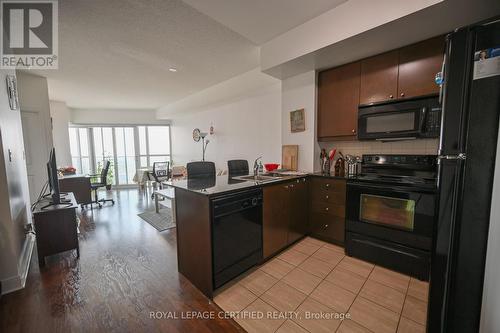 2901 - 60 Absolute Avenue N, Mississauga, ON - Indoor Photo Showing Kitchen