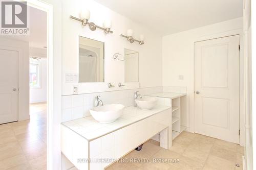 405 Cambridge Road, Fort Erie, ON - Indoor Photo Showing Bathroom