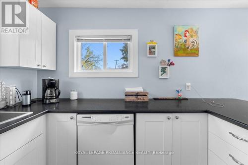 374 Main Street, Prince Edward County (Picton), ON - Indoor Photo Showing Kitchen