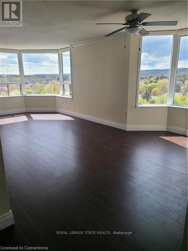 914 - 1270 Maple Crossing Boulevard, Burlington, ON - Indoor Photo Showing Other Room