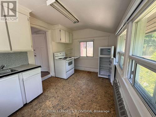 165 High Park Avenue, Toronto, ON - Indoor Photo Showing Kitchen