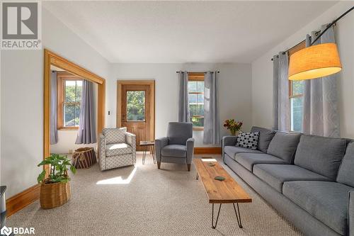 506 Barry Road, Madoc, ON - Indoor Photo Showing Living Room