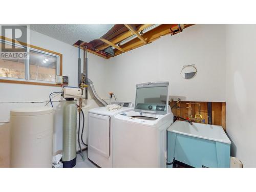 2741 8Th  S Street, Cranbrook, BC - Indoor Photo Showing Laundry Room