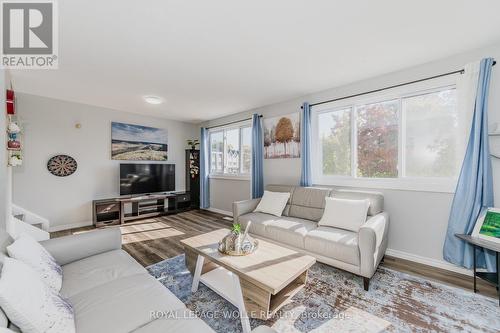 92 Charles Best Place, Kitchener, ON - Indoor Photo Showing Living Room