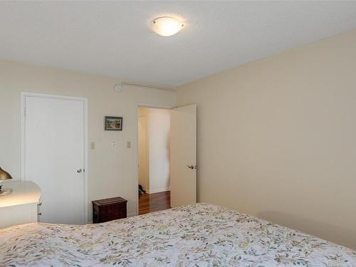 201-20 Olympia Ave, Victoria, BC - Indoor Photo Showing Bedroom