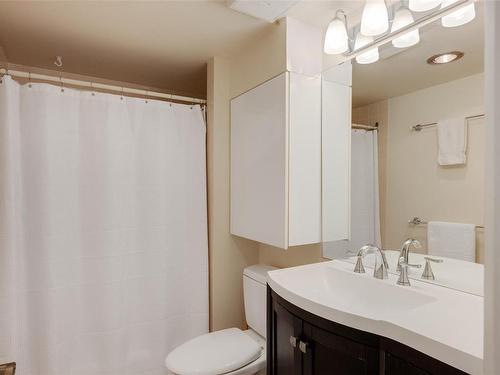 201-20 Olympia Ave, Victoria, BC - Indoor Photo Showing Bathroom