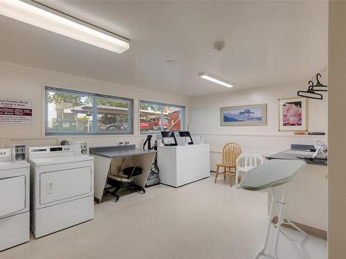 201-20 Olympia Ave, Victoria, BC - Indoor Photo Showing Laundry Room