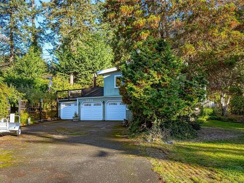 3954 Grandis Pl, Saanich, BC 