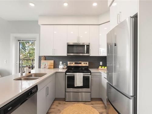 405-280 Island Hwy, View Royal, BC - Indoor Photo Showing Kitchen With Stainless Steel Kitchen With Double Sink With Upgraded Kitchen