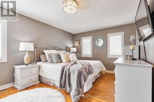 133 Vipond Road, Whitby, ON - Indoor Photo Showing Bedroom