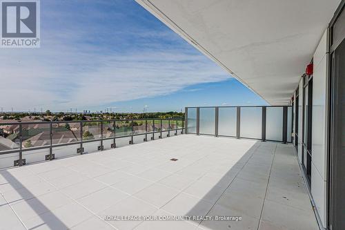 C711 - 8 Beverley Glen Boulevard, Vaughan, ON - Outdoor With View With Exterior