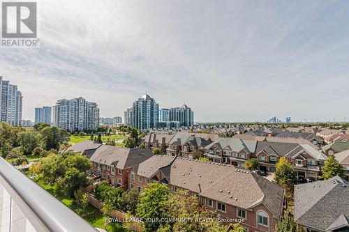 C711 - 8 Beverley Glen Boulevard, Vaughan, ON - Outdoor With View