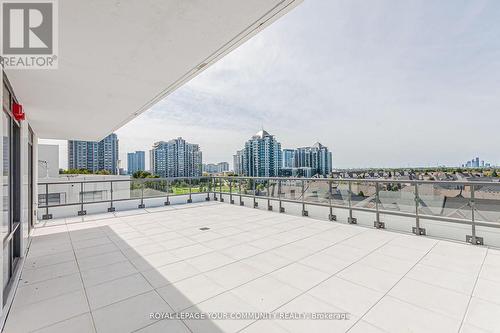 C711 - 8 Beverley Glen Boulevard, Vaughan, ON - Outdoor With View