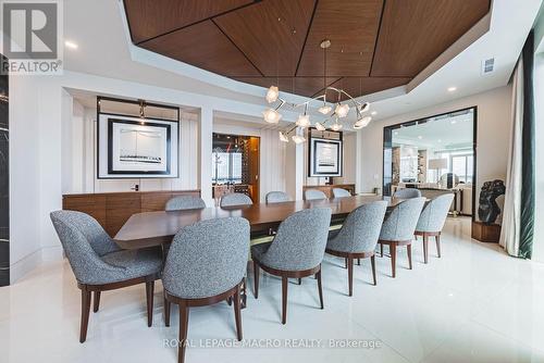 2202 - 2060 Lakeshore Road, Burlington, ON - Indoor Photo Showing Dining Room