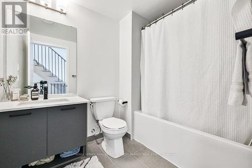 718 - 2300 St Clair Avenue W, Toronto, ON - Indoor Photo Showing Bathroom