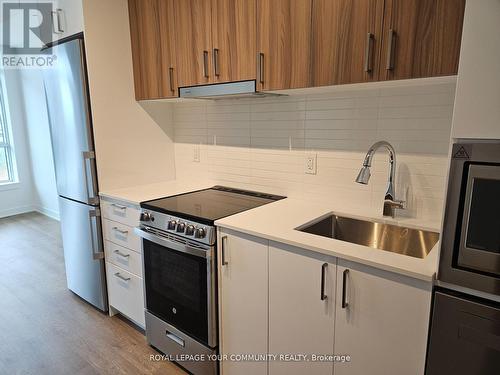 A408 - 1 Promenade Circle, Vaughan, ON - Indoor Photo Showing Kitchen