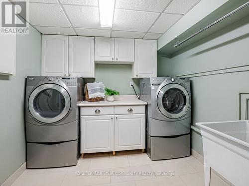 49 Cousins Drive, Aurora, ON - Indoor Photo Showing Laundry Room