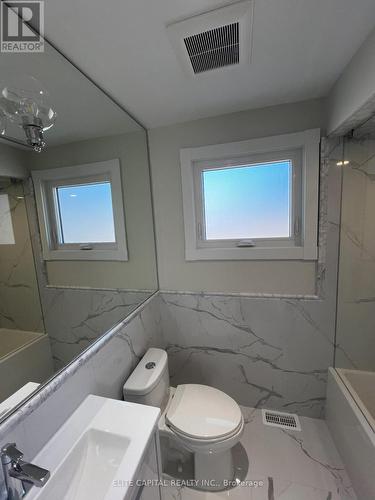 69 Hutcherson Square, Toronto, ON - Indoor Photo Showing Bathroom