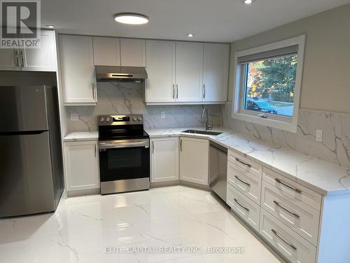 69 Hutcherson Square, Toronto, ON - Indoor Photo Showing Kitchen