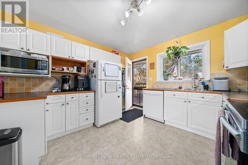 42 Gunter Settlement Road, Quinte West, ON - Indoor Photo Showing Kitchen With Double Sink