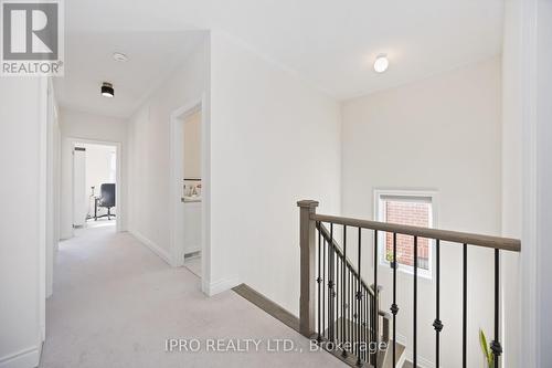 99 Black Walnut Court, Aurora, ON - Indoor Photo Showing Other Room