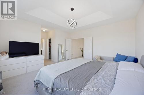 99 Black Walnut Court, Aurora, ON - Indoor Photo Showing Bedroom