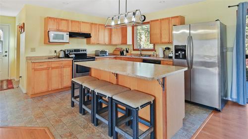 3225 Hwy 3, Rock Creek, BC - Indoor Photo Showing Kitchen