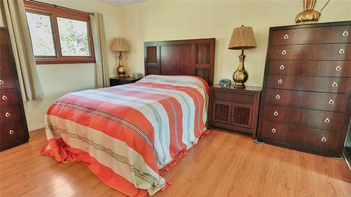 3225 Hwy 3, Rock Creek, BC - Indoor Photo Showing Bedroom