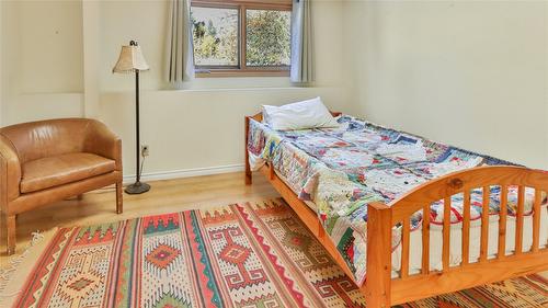 3225 Hwy 3, Rock Creek, BC - Indoor Photo Showing Bedroom