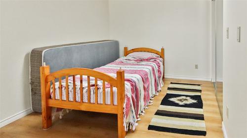 3225 Hwy 3, Rock Creek, BC - Indoor Photo Showing Bedroom