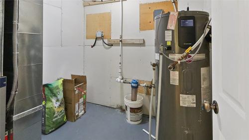 3225 Hwy 3, Rock Creek, BC - Indoor Photo Showing Basement