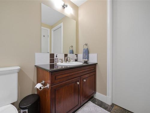 220-1325 Bear Mountain Pkwy, Langford, BC - Indoor Photo Showing Bathroom