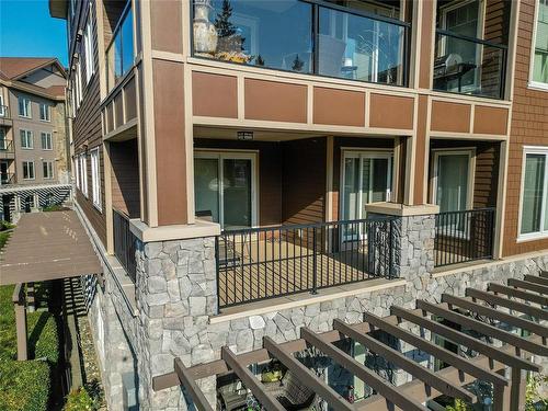 220-1325 Bear Mountain Pkwy, Langford, BC - Outdoor