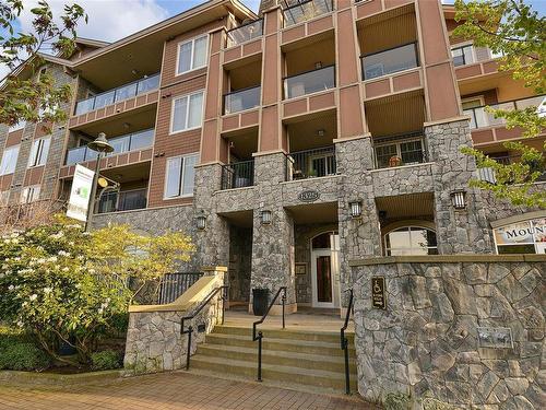 220-1325 Bear Mountain Pkwy, Langford, BC - Outdoor