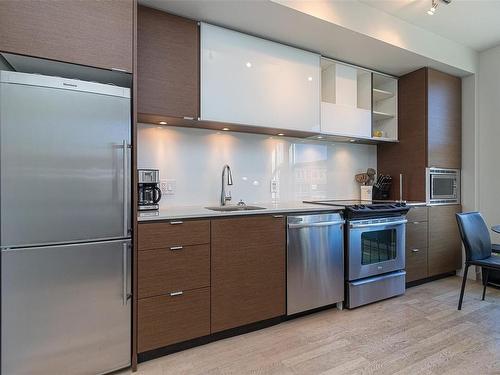 205-601 Herald St, Victoria, BC - Indoor Photo Showing Kitchen