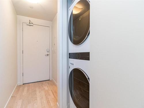 205-601 Herald St, Victoria, BC - Indoor Photo Showing Laundry Room